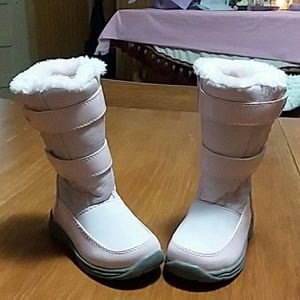 Size 6M totes faux fur winter boots (nwob)